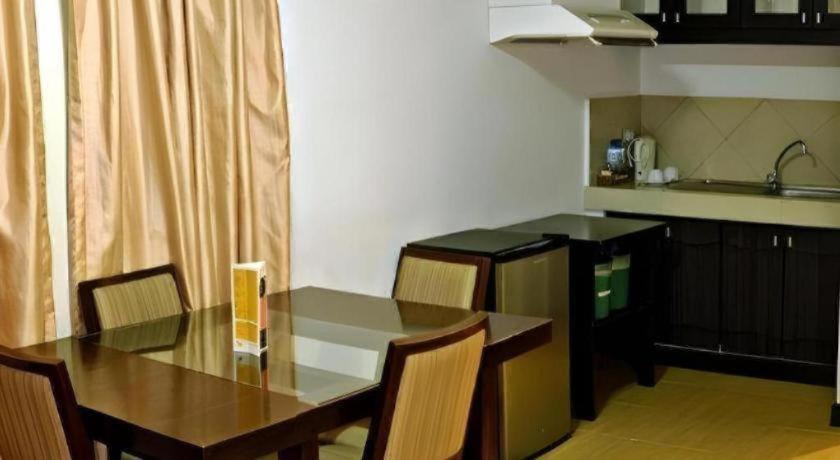 Davao City D' Leonor Hotel מראה חיצוני תמונה