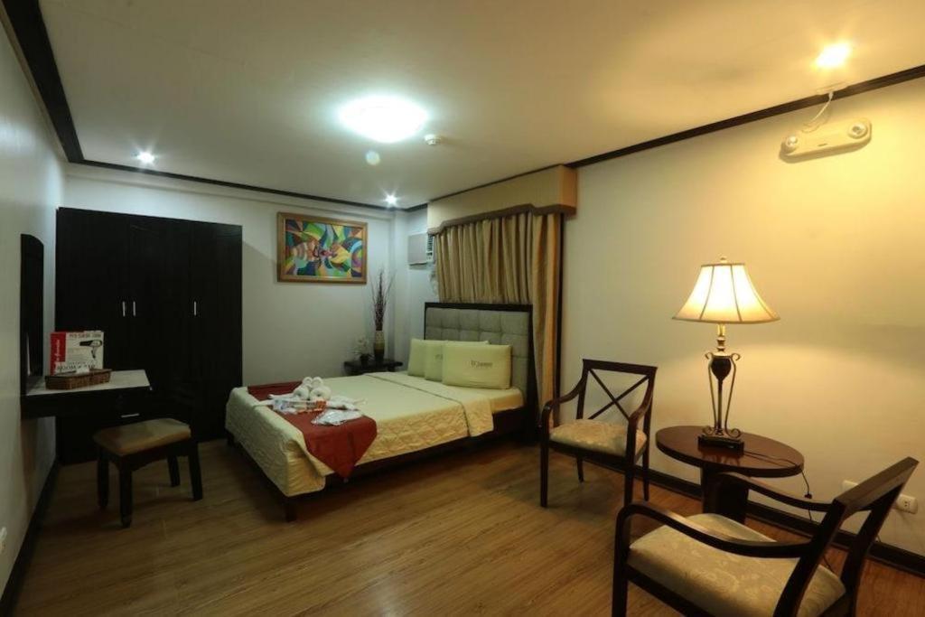 Davao City D' Leonor Hotel מראה חיצוני תמונה